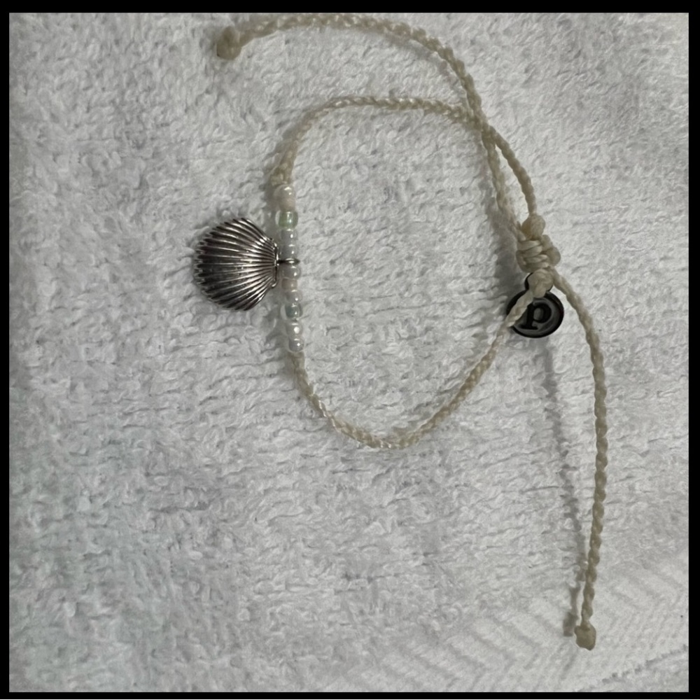 Pura vida bracelet from monthly club, New, Good condition